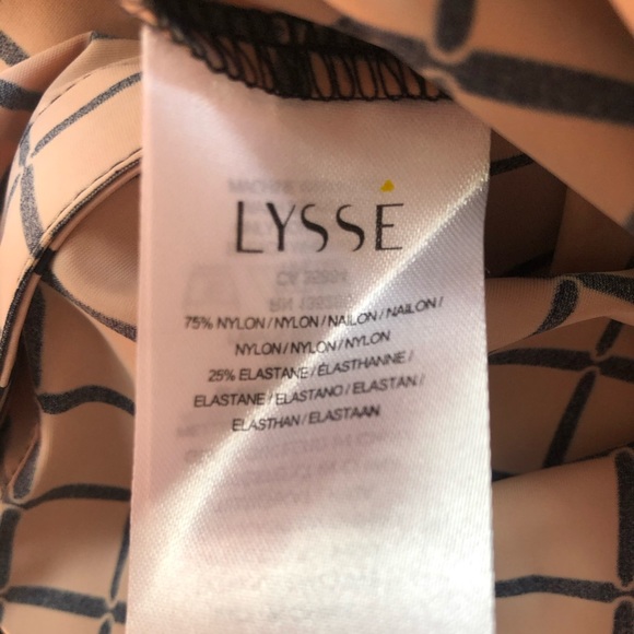 Brand new Lysse blouse with squared pattern - Picture 8 of 8